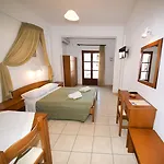 Hotell Angira 2*