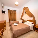 Hotell Angira Kamári