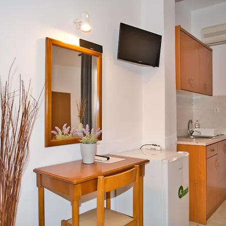 Angira 3* Kamari (Santorini)