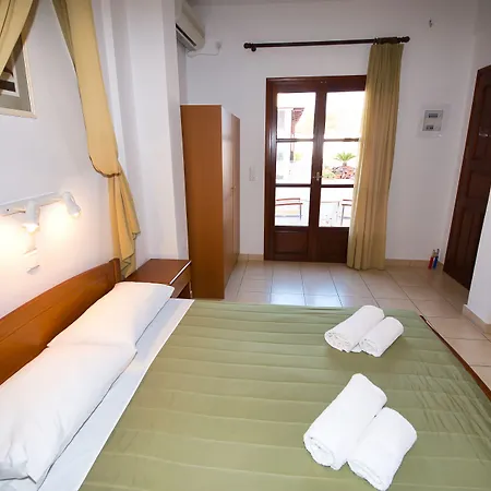 Hotel Angira 2*