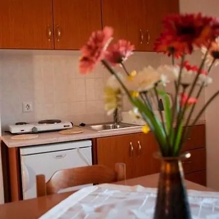 Angira 3* Kamari (Santorini)