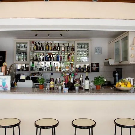 Angira Hotel Kamari (Santorini)