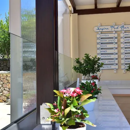 Angira 3* Kamari (Santorini)