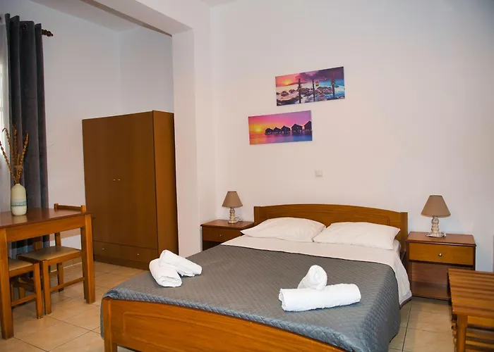 Angira Kamari (Santorini)