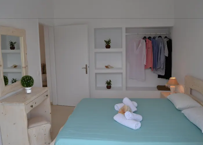 Angira Hotel Kamari (Santorini)