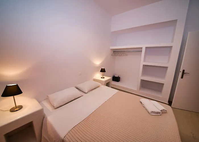 Angira 2* Kamari (Santorini)