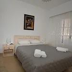 Angira 2* Kamari (Santorini)
