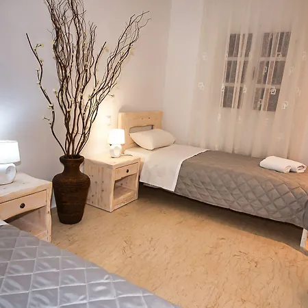 أنجيرا 2* Kamári